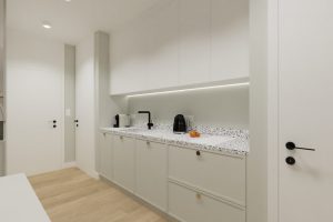 Projekt jasnej kuchni w mieszkaniu w Warszawie