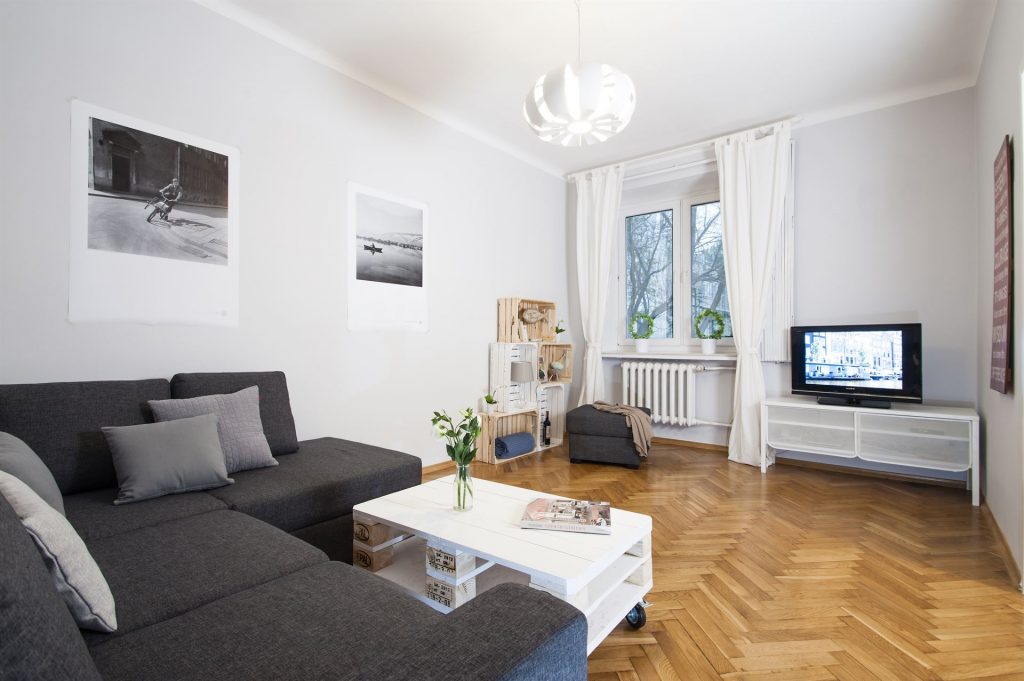 Home staging skandynawskiego salonu w mieszkaniu w Warszawie